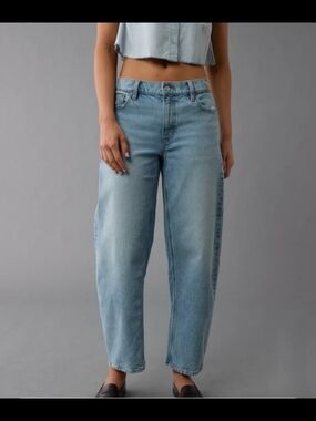 American Eagle Barrel Jeans